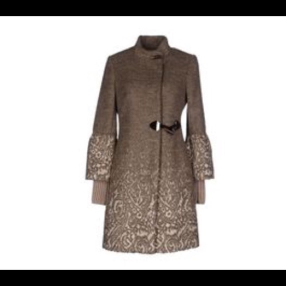 Coat - Picture 1 of 6